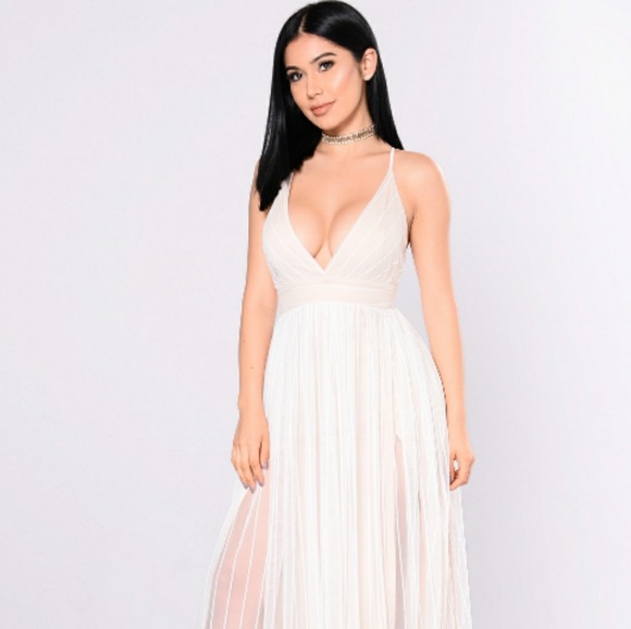Fashion Nova Dresses & Skirts - Fashion Nova Kristina dress